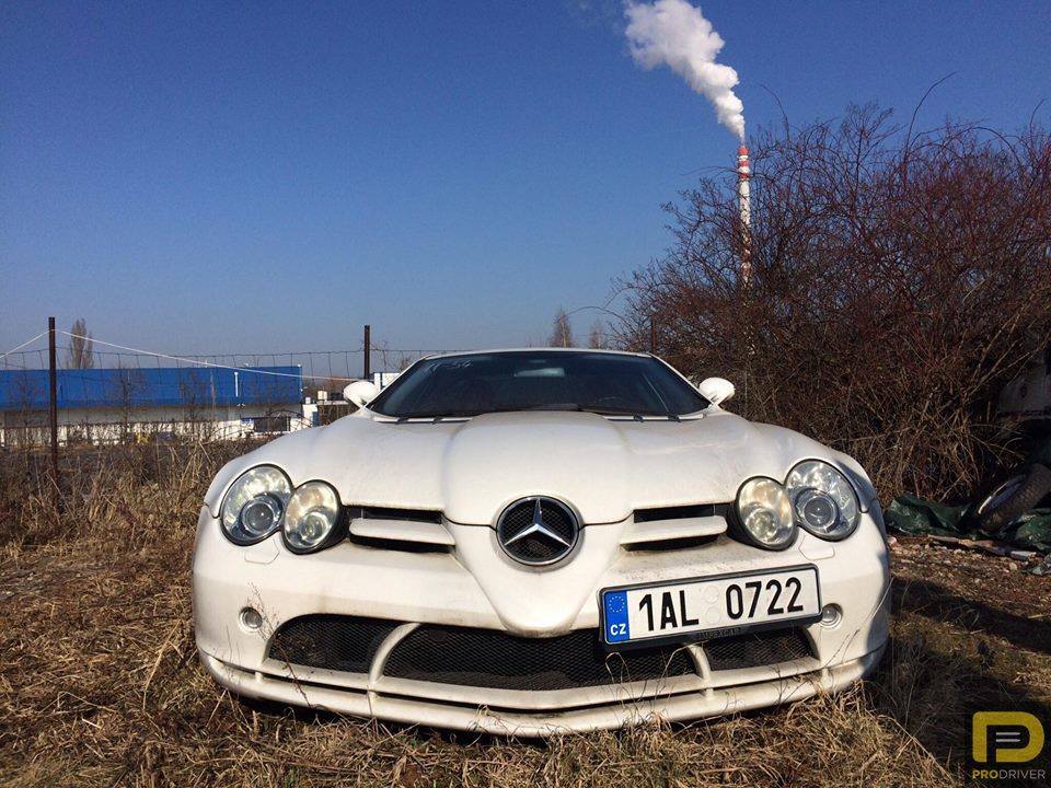 Изоставен Mercedes SLR McLaren гние в Чехия